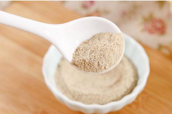 胡椒粉是黑胡椒還是白胡椒 白胡椒和黑胡椒的用途分別是什么