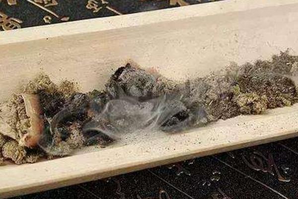 艾草薰房間有什么作用 艾草熏房間的正確做法