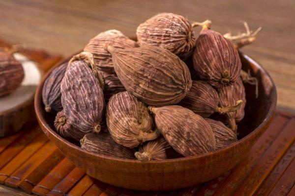 草果怎么用 草果在燉肉中起什么作用