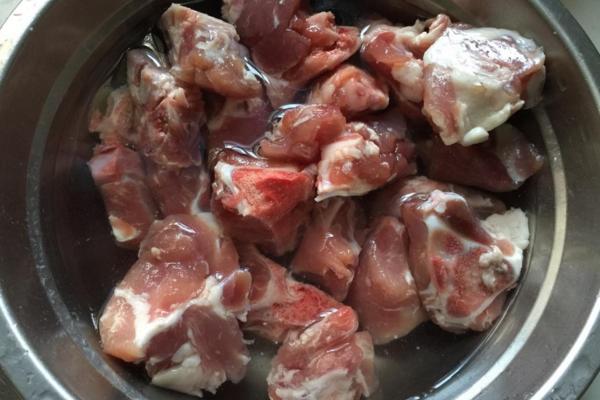 雜骨和排骨有什么區別 雜骨有什么好處