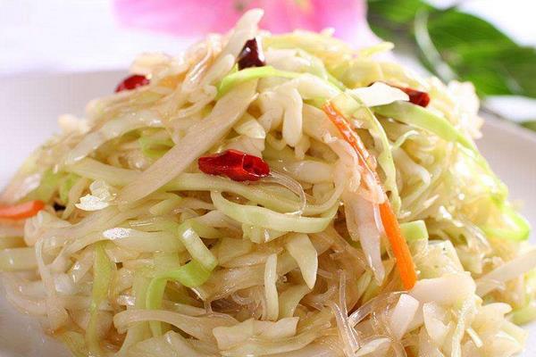 卷心菜炒粉絲怎么做簡單又好吃 卷心菜炒粉絲家常做法大全