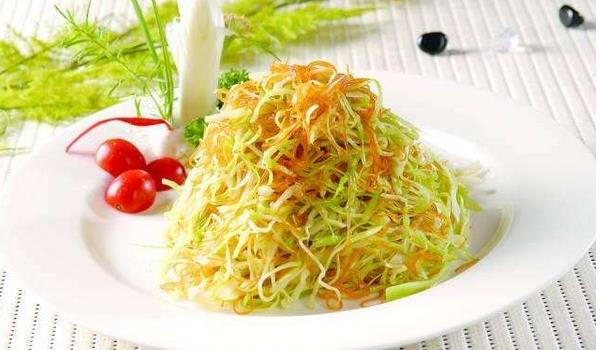 卷心菜炒粉絲怎么做簡單又好吃 卷心菜炒粉絲家常做法大全