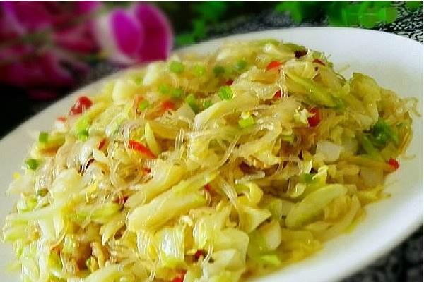 卷心菜炒粉絲怎么做簡單又好吃 卷心菜炒粉絲家常做法大全