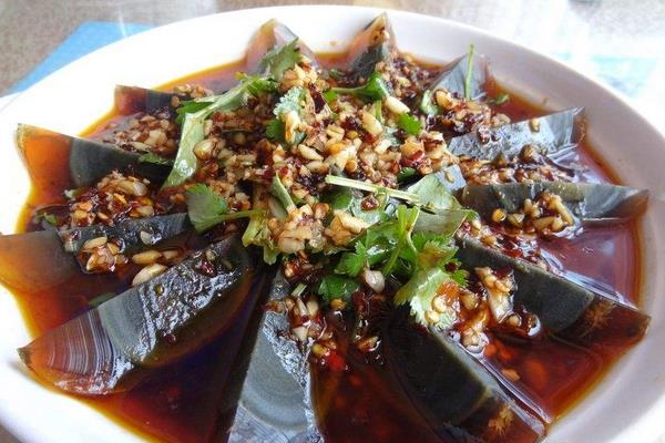 涼拌皮蛋怎么做好吃又簡單 涼拌皮蛋家常做法大全