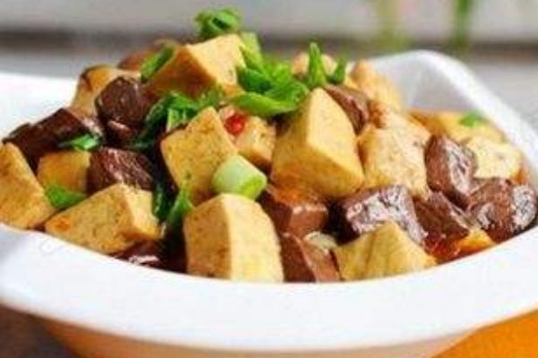 鴨血豆腐怎么做好吃又簡單 鴨血豆腐家常做法大全