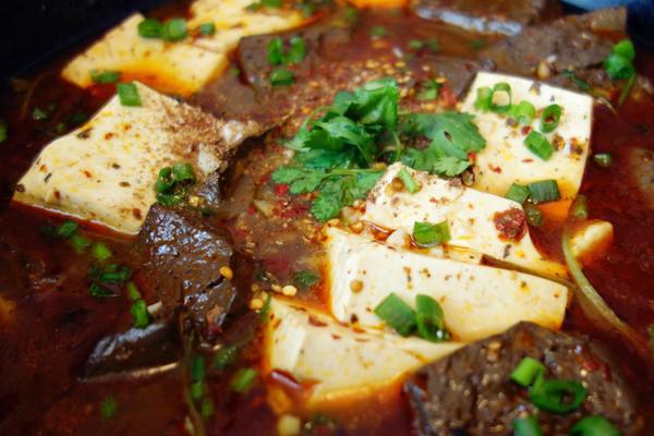 鴨血豆腐怎么做好吃又簡單 鴨血豆腐家常做法大全