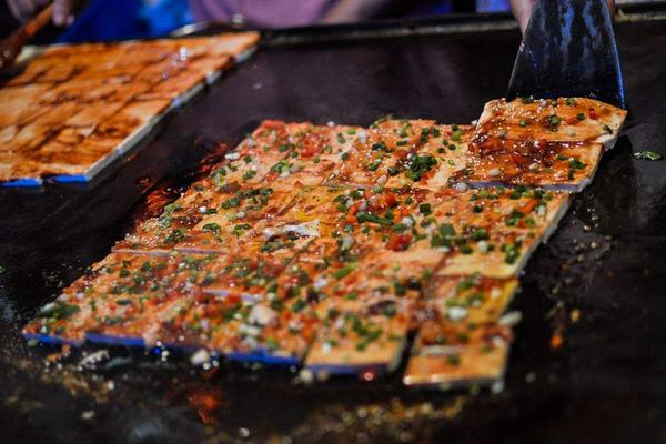 鐵板豆腐怎么做好吃又簡單 鐵板豆腐的做法及調料