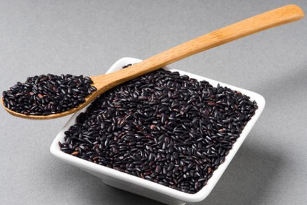 黑米會掉色嗎 黑米里面是白的還是黑的