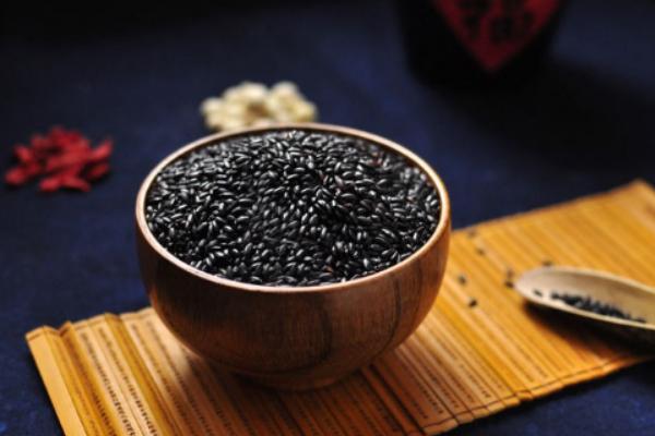 黑米會掉色嗎 黑米里面是白的還是黑的