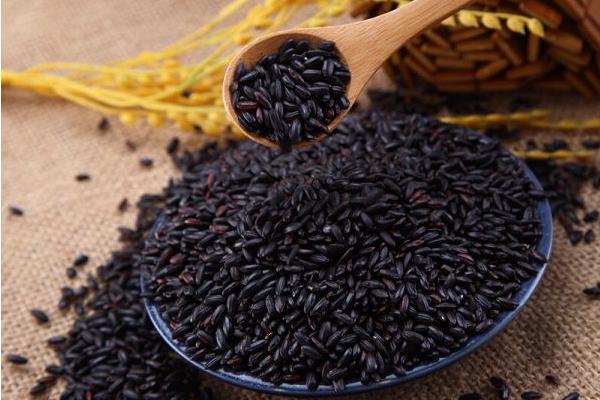 黑米生打粉還是熟打粉 黑米炒到什么程度叫熟