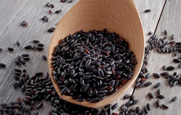 黑米生打粉還是熟打粉 黑米炒到什么程度叫熟