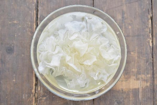 銀耳湯怎么做 銀耳湯可以隔夜喝嗎