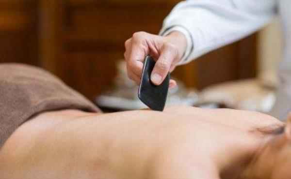 刮痧拔火罐有什么好處 刮痧拔火罐能去濕氣嗎