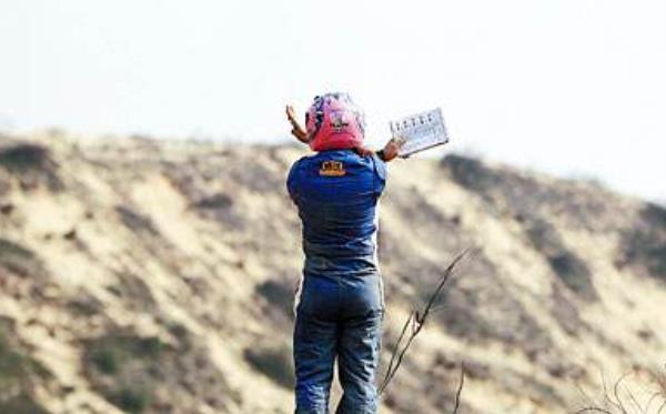 夢見站在高處是什么意思 夢到被困在高處下不來有什么預兆