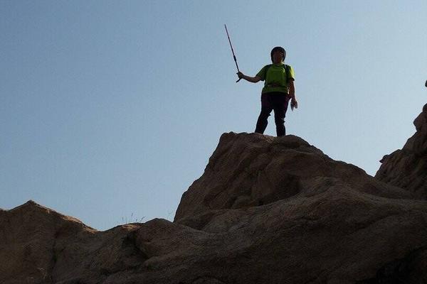 夢見站在高處是什么意思 夢到被困在高處下不來有什么預兆