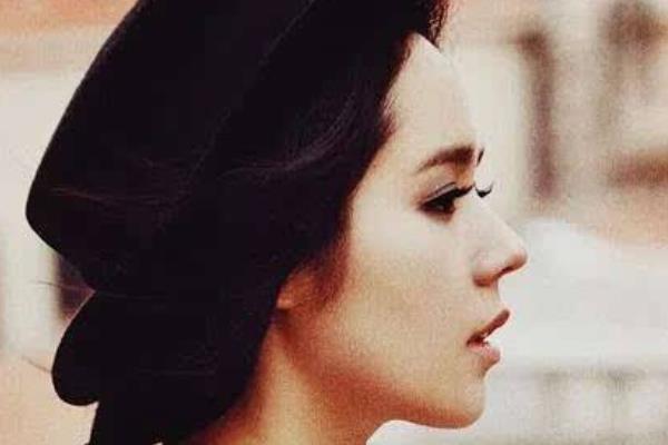 夢見自己喜歡的明星是什么意思 夢到自己喜歡的明星和自己說話有什么預兆