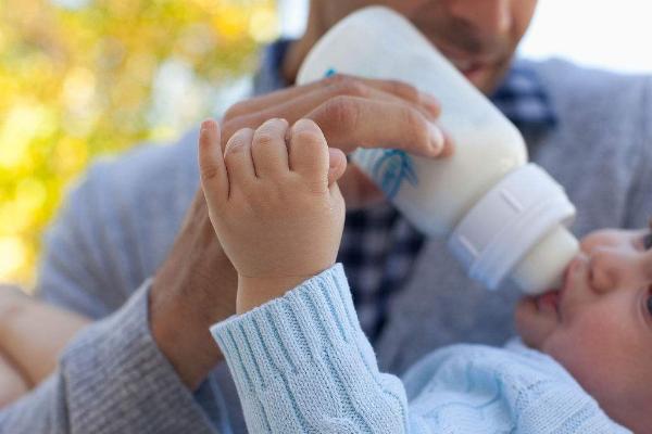 奶粉一勺是多少克 奶粉要經常換嗎