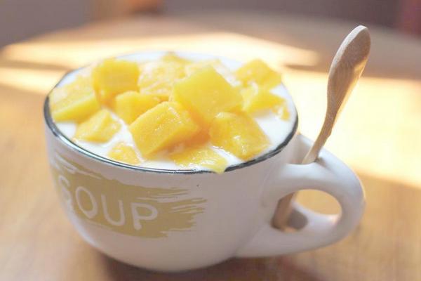 牛奶芒果可以一起吃嗎 牛奶配什么吃最好