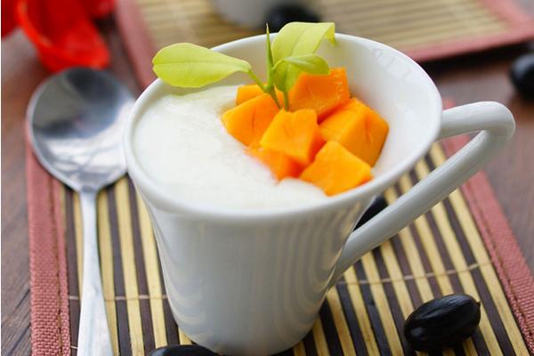 牛奶芒果可以一起吃嗎 牛奶配什么吃最好