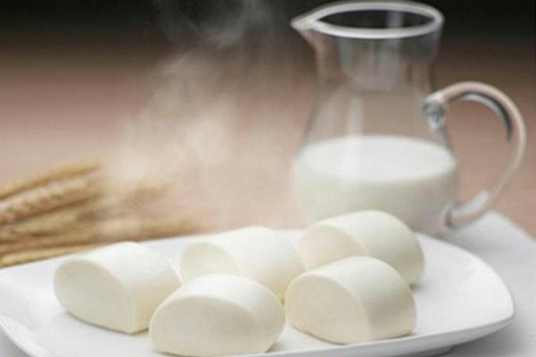 牛奶芒果可以一起吃嗎 牛奶配什么吃最好