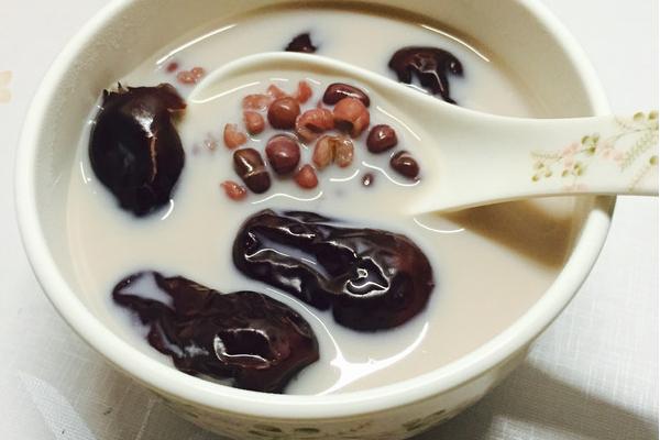 牛奶芒果可以一起吃嗎 牛奶配什么吃最好