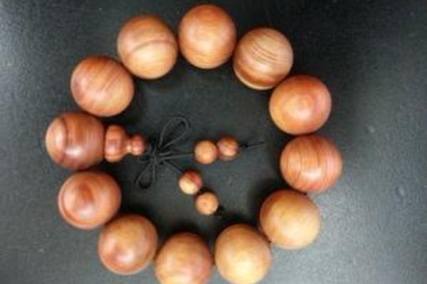 松樹明子手串市場價格多少錢一串 松樹明子手串怎么盤