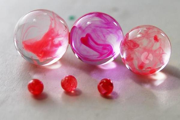 水晶泥有毒嗎 水晶泥怎么洗 水晶泥弄到衣服上怎么辦