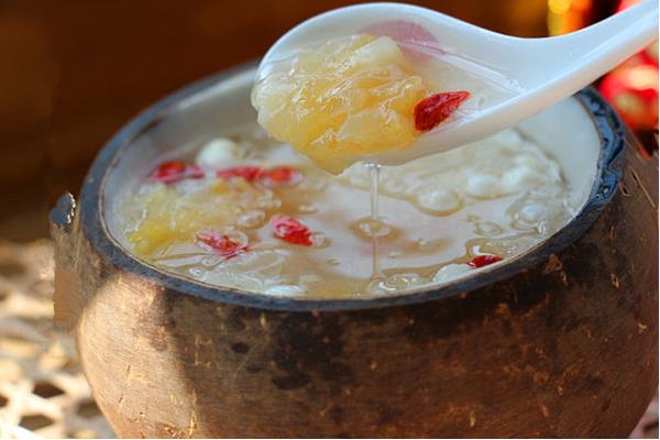 銀耳羹的功效與作用 銀耳羹隔夜能吃嗎