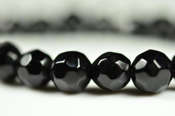 黑水晶手鏈?zhǔn)袌?chǎng)價(jià)格多少錢一串 黑水晶產(chǎn)地在哪里