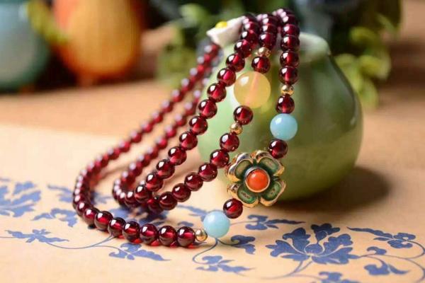 石榴石戴久了會有靈性嗎 石榴石的寓意和靈性