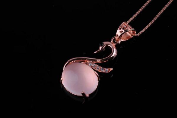 水晶對人體有什么好處 戴水晶有什么講究