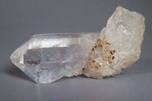 天然水晶市場價格多少錢一克 天然水晶和人造水晶的區(qū)別是什么