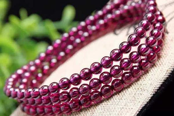 石榴石有假的嗎 石榴石怎么分辨真假