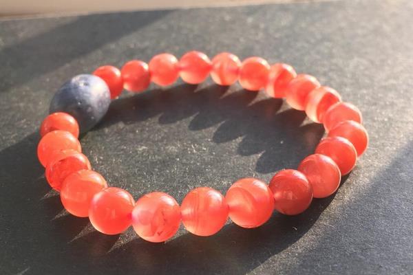 南紅瑪瑙和紅瑪瑙的區(qū)別是什么 南紅瑪瑙和紅瑪瑙哪個(gè)貴