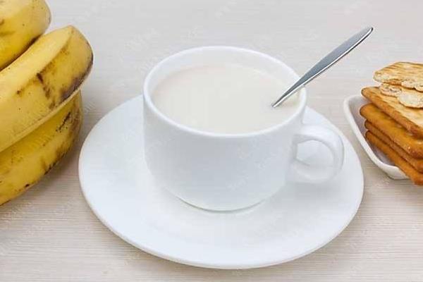 喝一個月羊奶的變化是什么 羊奶和牛奶能交替喝嗎