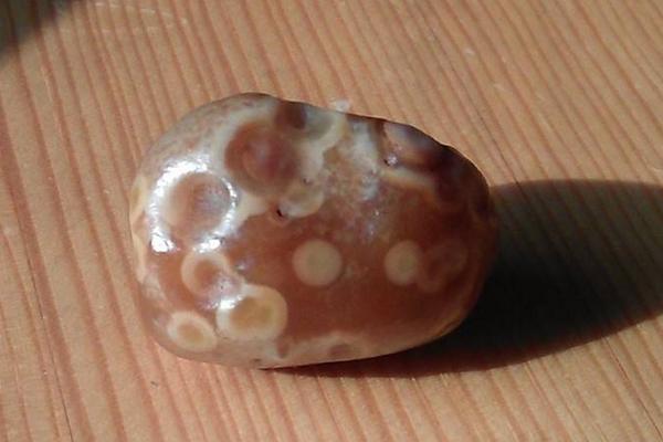 新疆戈壁瑪瑙市場價格多少錢一克 戈壁瑪瑙值錢嗎