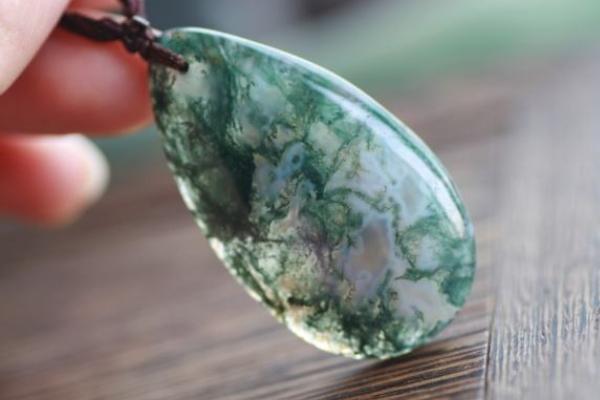 水草瑪瑙的功效與作用 水草瑪瑙為什么要泡水