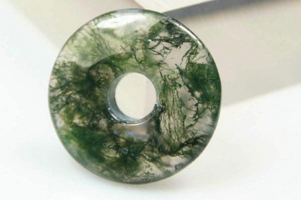 水草瑪瑙適合什么人戴 水草瑪瑙佩戴的禁忌