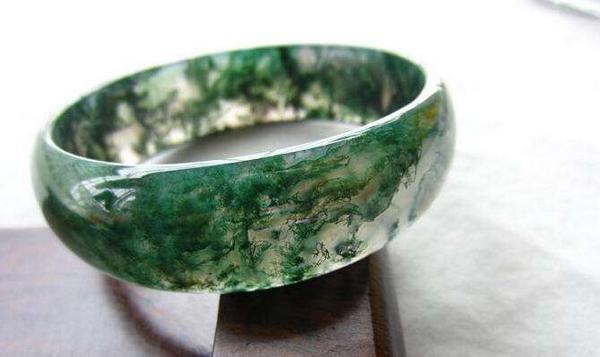 水草瑪瑙的功效與作用 水草瑪瑙為什么要泡水