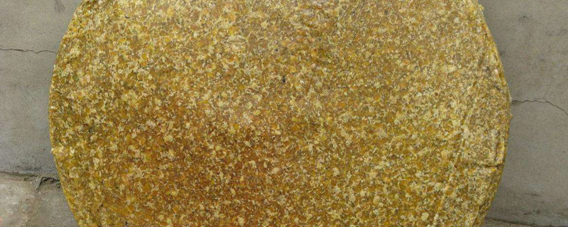 豆餅可以直接做底肥嗎？直接使用要注意遠離根部謹防燒苗