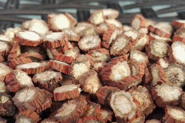 丹參畝產(chǎn)鮮貨多少公斤