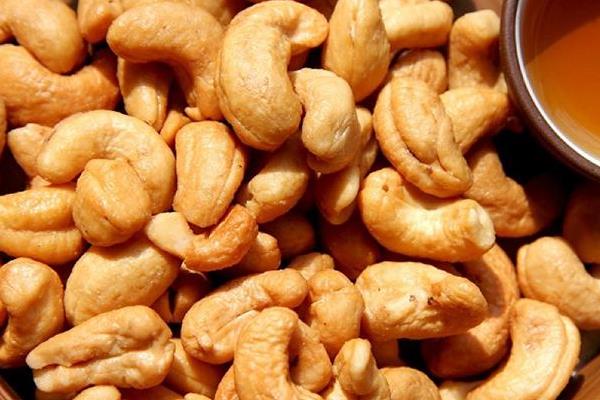 腰果市場價多少一斤，腰果的功效與作用，腰果催奶嗎