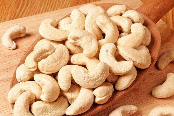 腰果市場價多少一斤，腰果的功效與作用，腰果催奶嗎