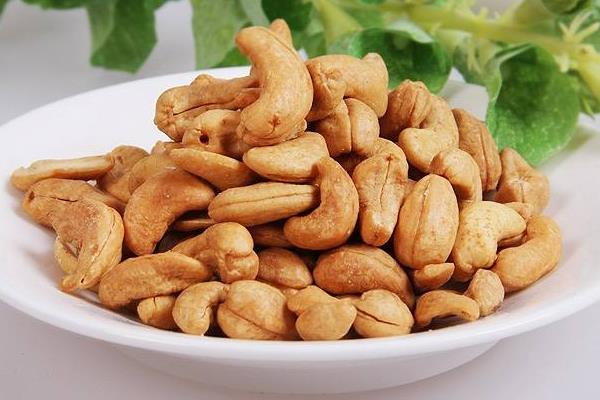 腰果市場價多少一斤，腰果的功效與作用，腰果催奶嗎