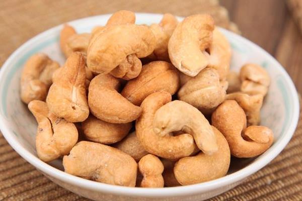 腰果市場價多少一斤，腰果的功效與作用，腰果催奶嗎