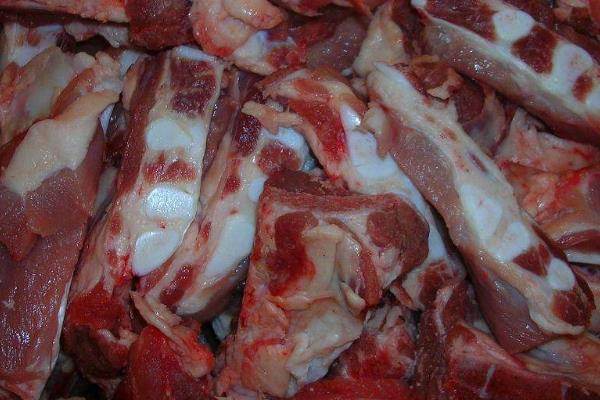 豬胸骨為什么那么便宜,是哪個部位?