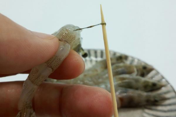 抽蝦線的最佳方法是什么?做白灼蝦要不要抽蝦線?