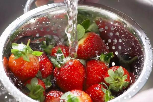 草莓農藥多嗎?怎么去除?