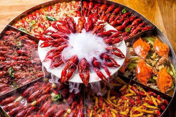 龍蝦怎么去頭和蝦線，龍蝦頭里面的黃是什么