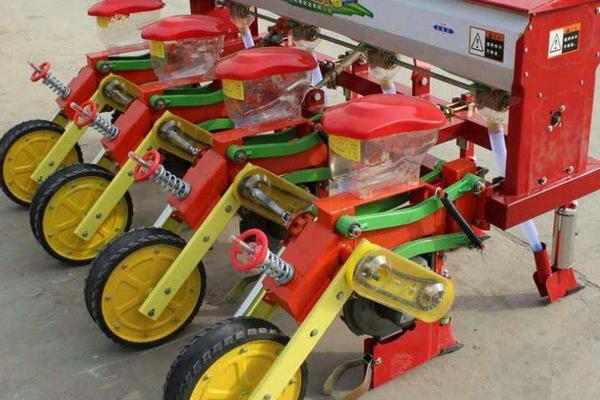 玉米播種機怎么調株距,一般有幾個檔位